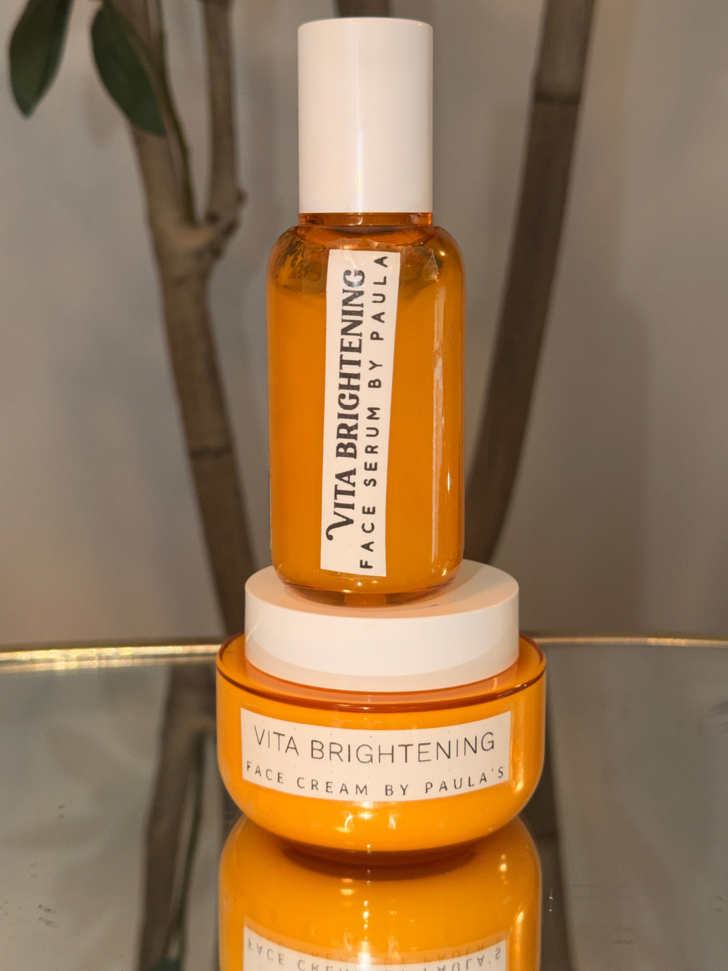 Vita
Brightening Face Cream and Serum Set by Paula’s